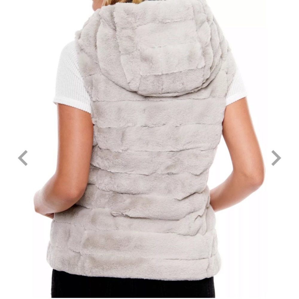 Reversible Vest - image 8